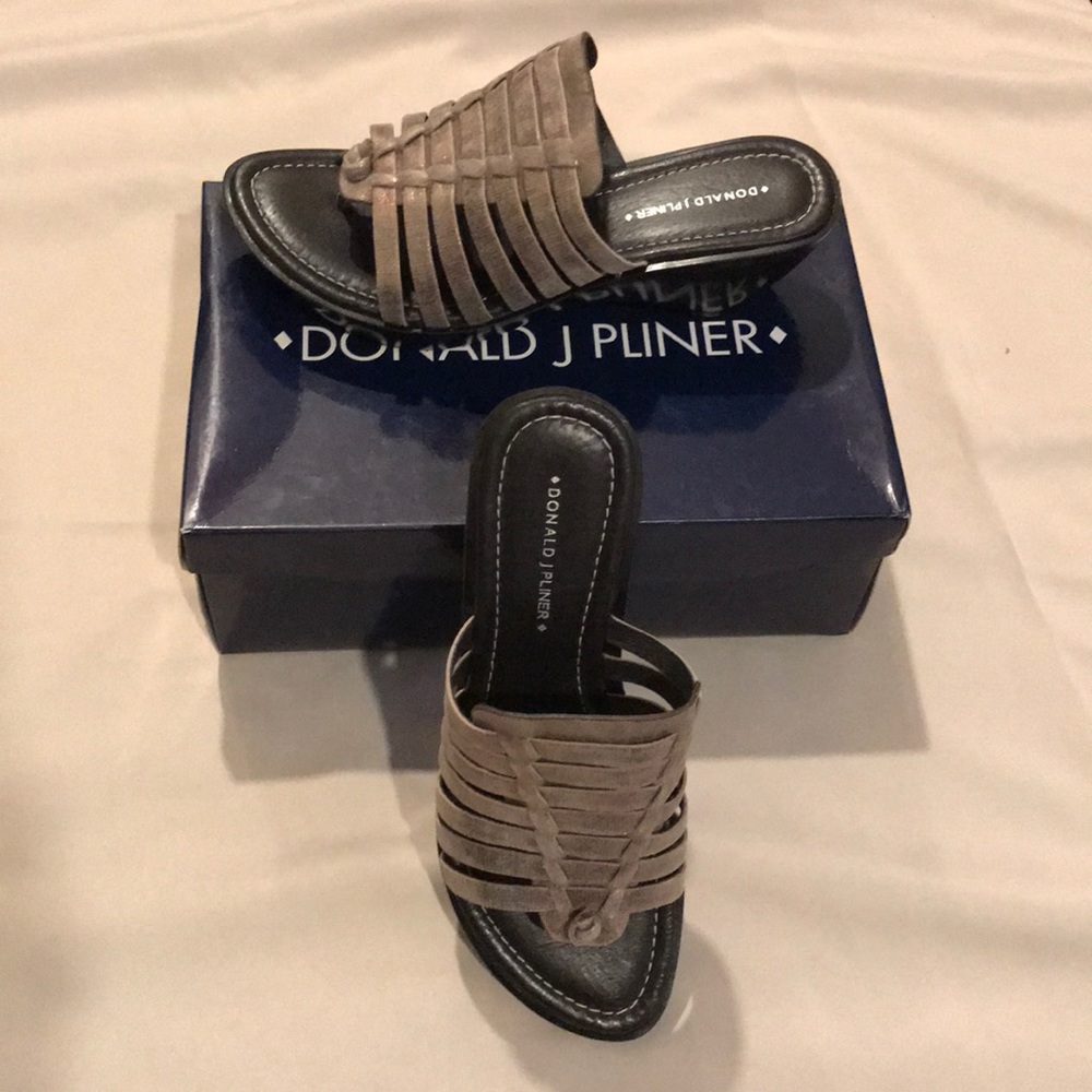 Donald Pliner Cissy III Bronze Metallic Sandals